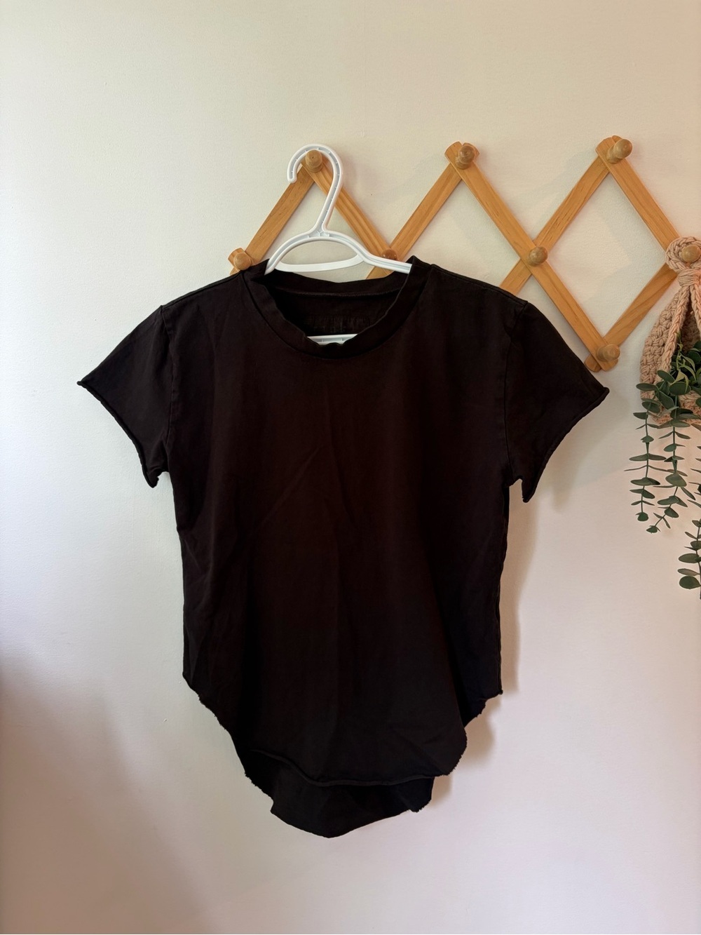 Frank & Eileen [$170] Theo Perfect Tee - Picture 2 of 5